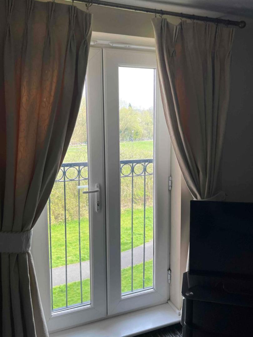 Peaceful 3 Bedroom Flat With A View Near Hospitals-Free Parking Ньюкасл-андер-Лайм Экстерьер фото